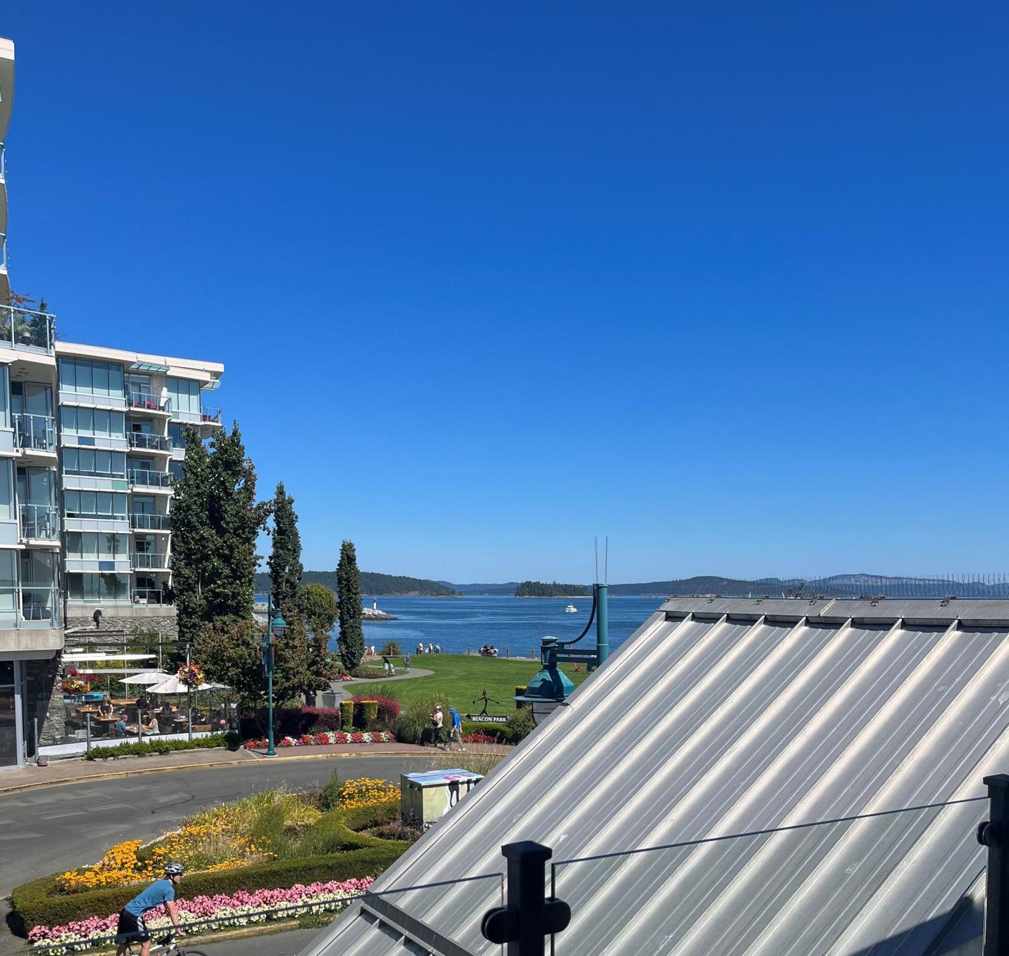 Sidney Waterfront Inn Exterior foto