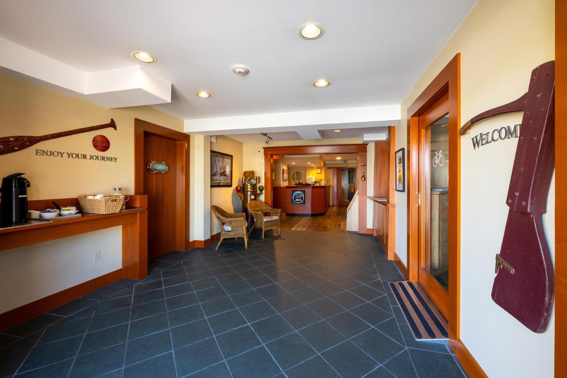 Sidney Waterfront Inn Exterior foto