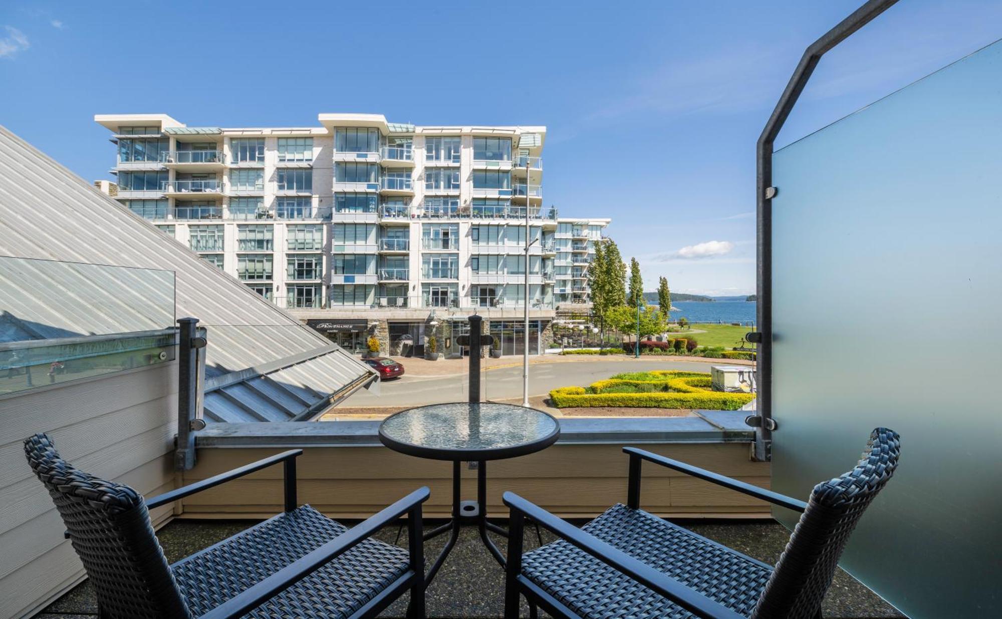 Sidney Waterfront Inn Exterior foto