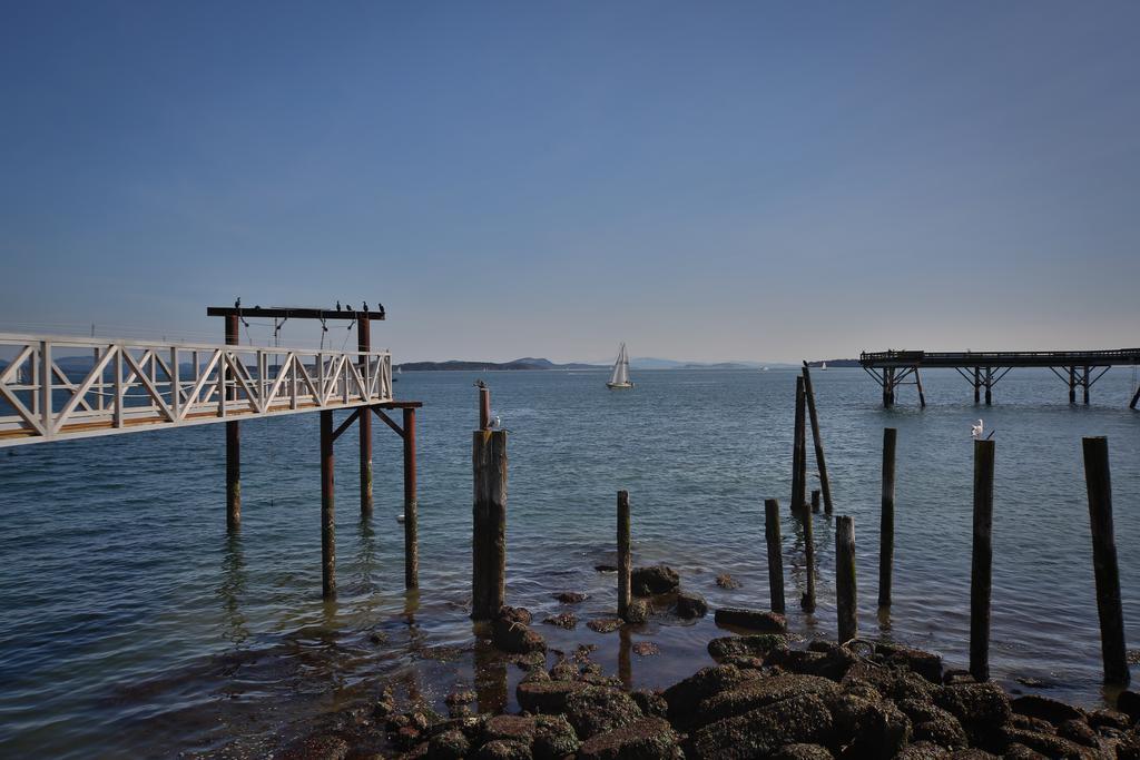Sidney Waterfront Inn Exterior foto